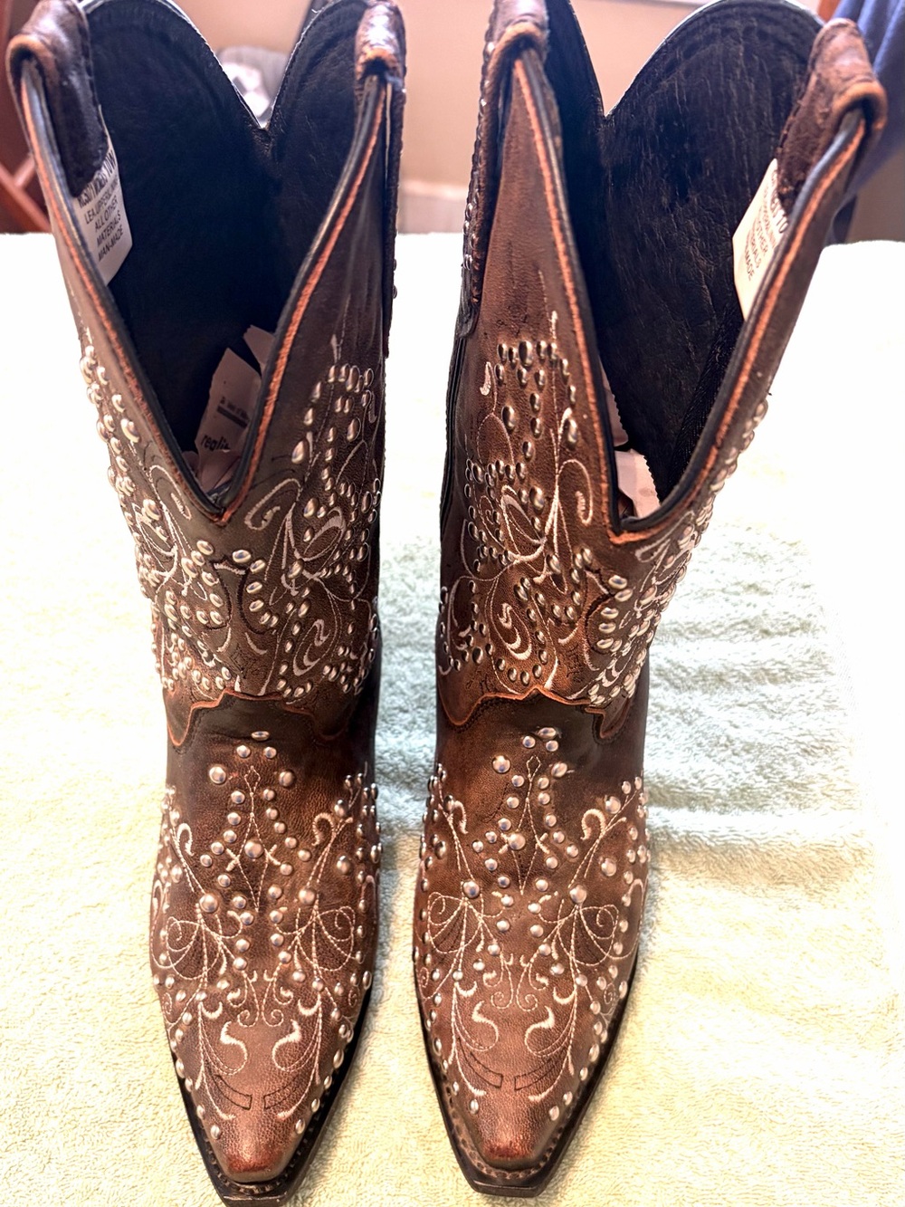 Women’s Brown Leather Western Cowboy Boots Size 10W Studded Embroidered